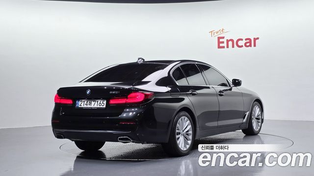 BMW 5-Series 2022 — photo 2