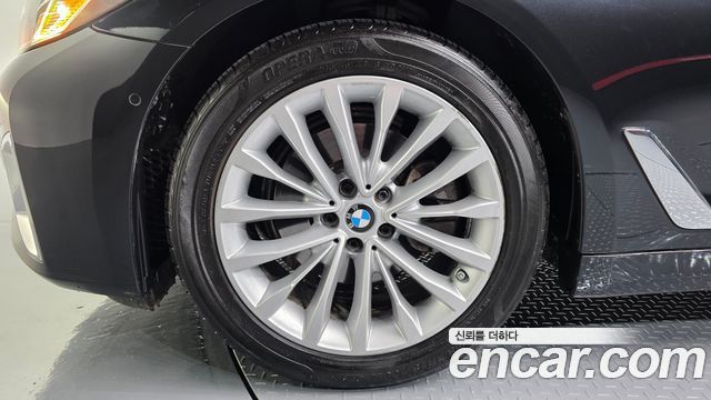BMW 5-Series 2022 — photo 5