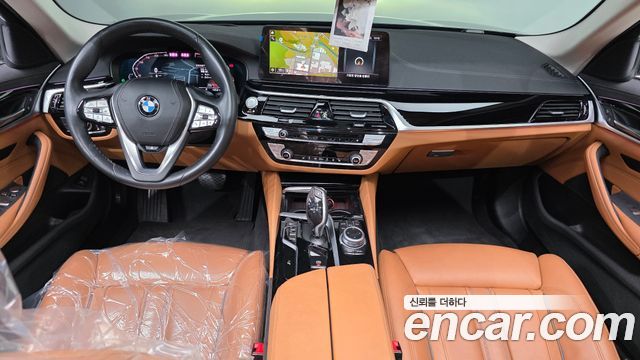 BMW 5-Series 2022 — photo 7