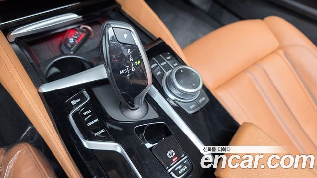 BMW 5-Series 2022 — photo 9