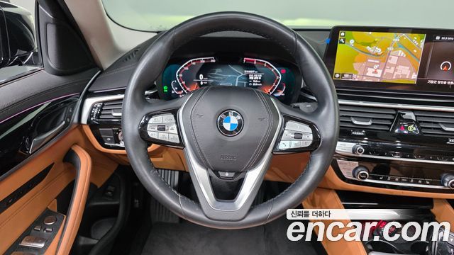 BMW 5-Series 2022 — photo 13