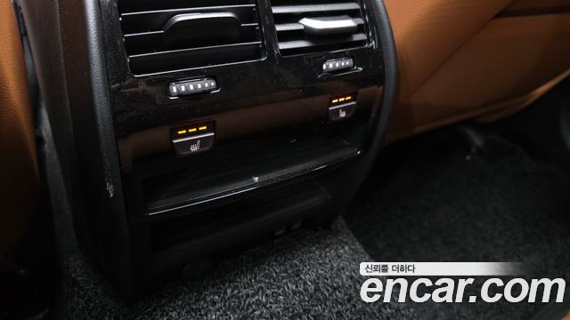BMW 5-Series 2022 — photo 17