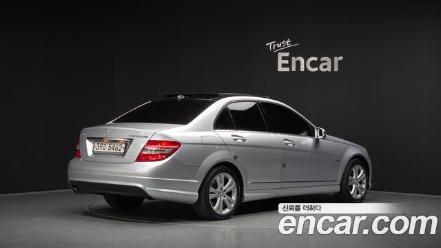 Mercedes-Benz C-Class 2010 — photo 2