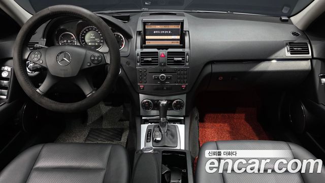 Mercedes-Benz C-Class 2010 — photo 7