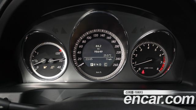 Mercedes-Benz C-Class 2010 — photo 8