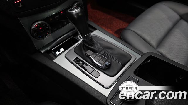 Mercedes-Benz C-Class 2010 — photo 9