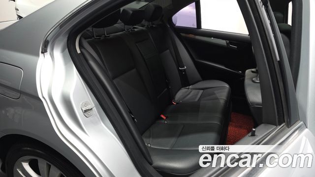 Mercedes-Benz C-Class 2010 — photo 12
