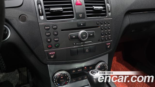 Mercedes-Benz C-Class 2010 — photo 17