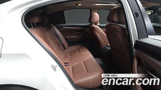 BMW 5-Series 2015 — photo 12