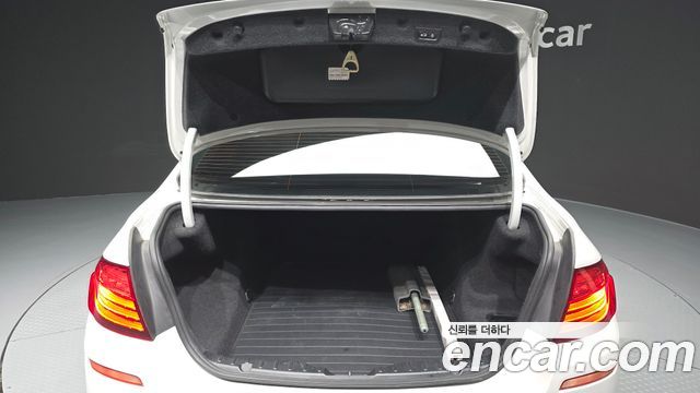 BMW 5-Series 2015 — photo 20