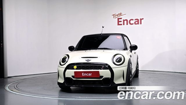 Mini Cooper Convertible 2022 — photo 3