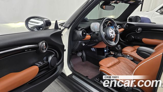 Mini Cooper Convertible 2022 — photo 13