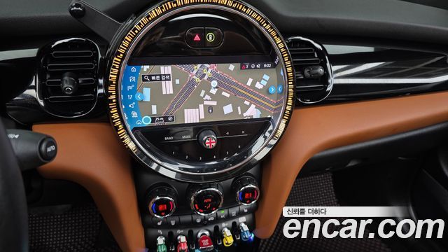 Mini Cooper Convertible 2022 — photo 19