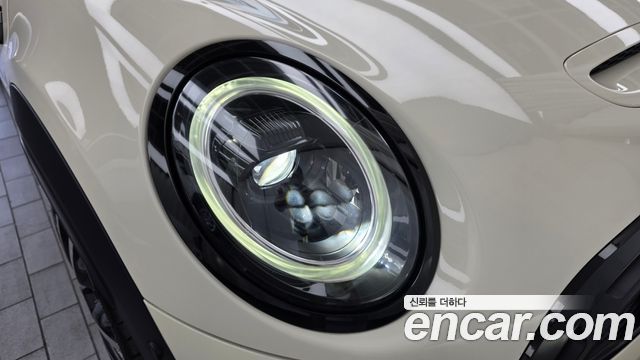 Mini Cooper Convertible 2022 — photo 8