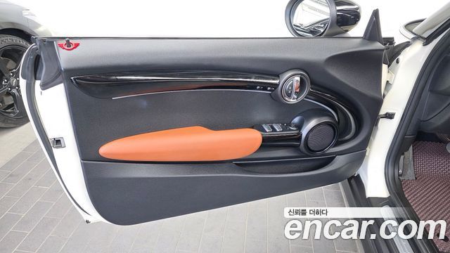 Mini Cooper Convertible 2022 — photo 14