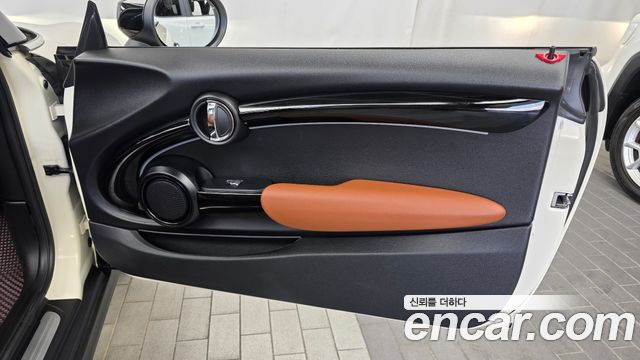 Mini Cooper Convertible 2022 — photo 15