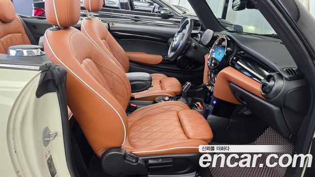 Mini Cooper Convertible 2022 — photo 16