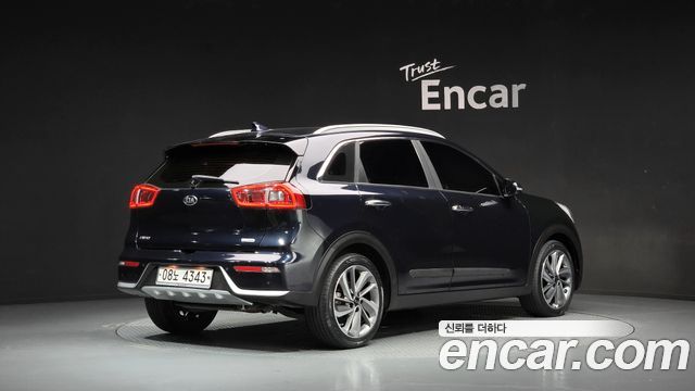 Kia Niro 2017 — photo 2
