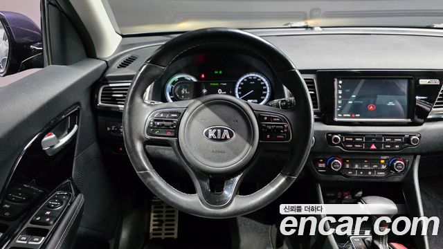 Kia Niro 2017 — photo 13