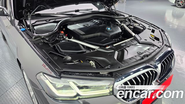 BMW 5-Series 2021 — photo 6