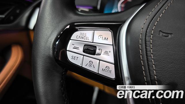 BMW 5-Series 2021 — photo 22