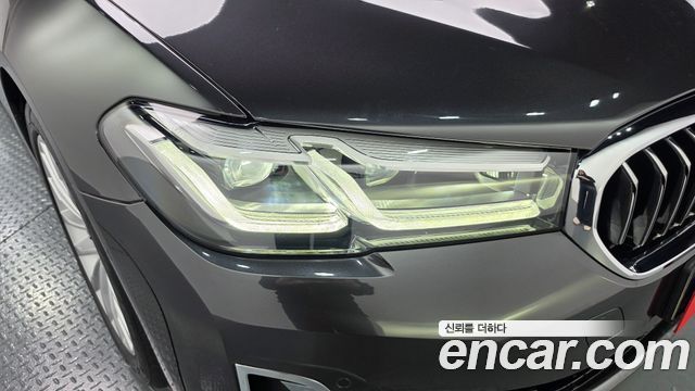 BMW 5-Series 2021 — photo 8