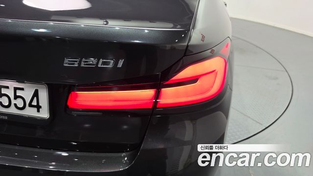 BMW 5-Series 2021 — photo 9