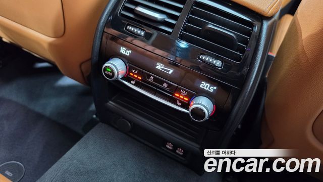 BMW 5-Series 2021 — photo 29