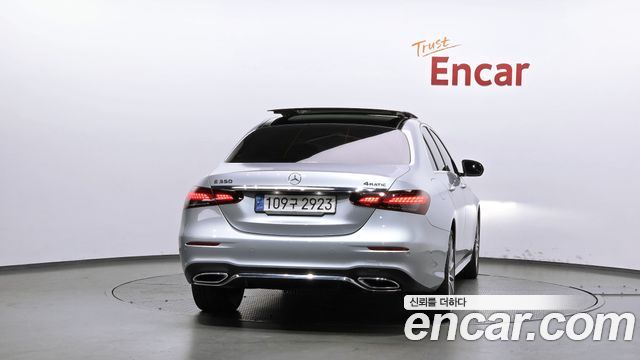 Mercedes-Benz E-Class 2022 — photo 4