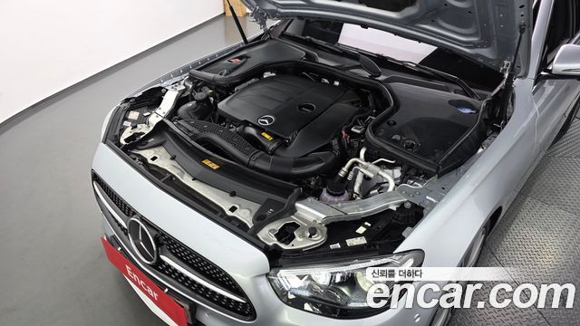 Mercedes-Benz E-Class 2022 — photo 6