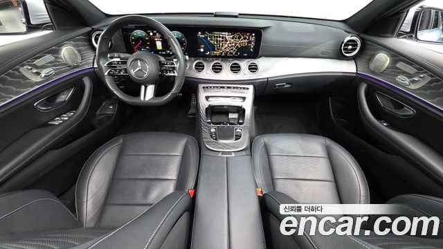 Mercedes-Benz E-Class 2022 — photo 10