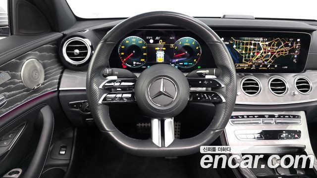 Mercedes-Benz E-Class 2022 — photo 18