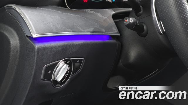 Mercedes-Benz E-Class 2022 — photo 21
