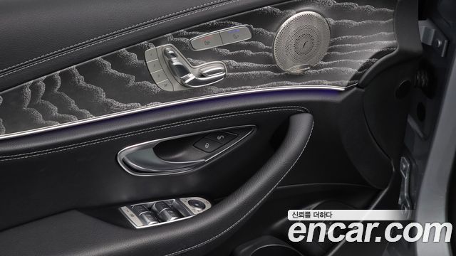 Mercedes-Benz E-Class 2022 — photo 22