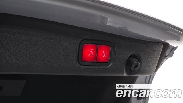 Mercedes-Benz E-Class 2022 — photo 26