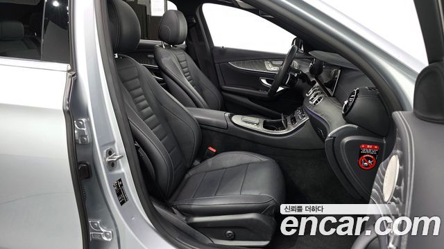 Mercedes-Benz E-Class 2022 — photo 16