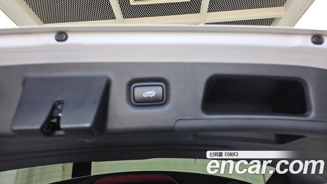 Hyundai Santafe 2019 — photo 28