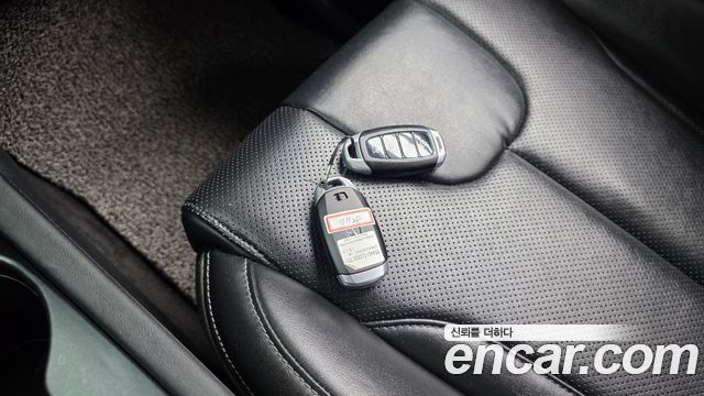 Hyundai Santafe 2019 — photo 30