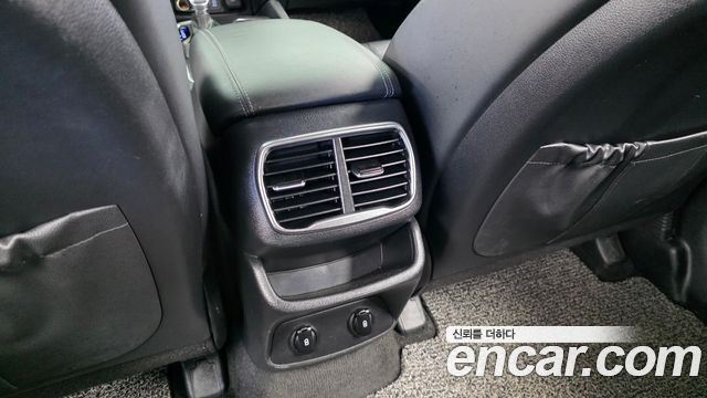 Hyundai Santafe 2019 — photo 32