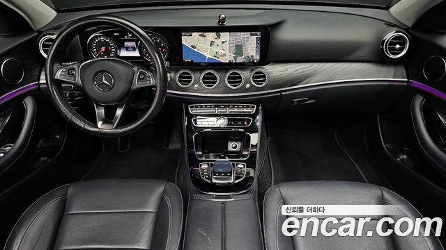 Mercedes-Benz E-Class 2018 — photo 10