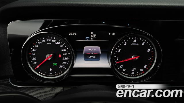 Mercedes-Benz E-Class 2018 — photo 11