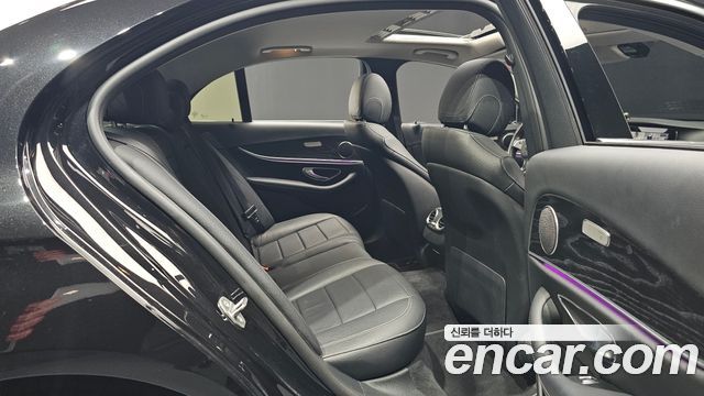 Mercedes-Benz E-Class 2018 — photo 18