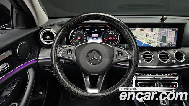 Mercedes-Benz E-Class 2018 — photo 19
