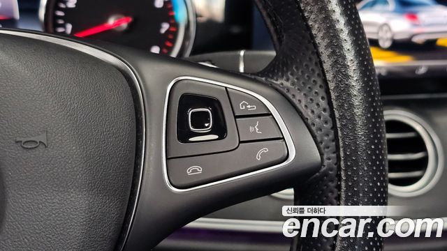 Mercedes-Benz E-Class 2018 — photo 21