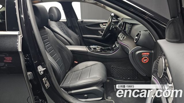 Mercedes-Benz E-Class 2018 — photo 16