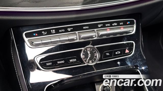 Mercedes-Benz E-Class 2018 — photo 27