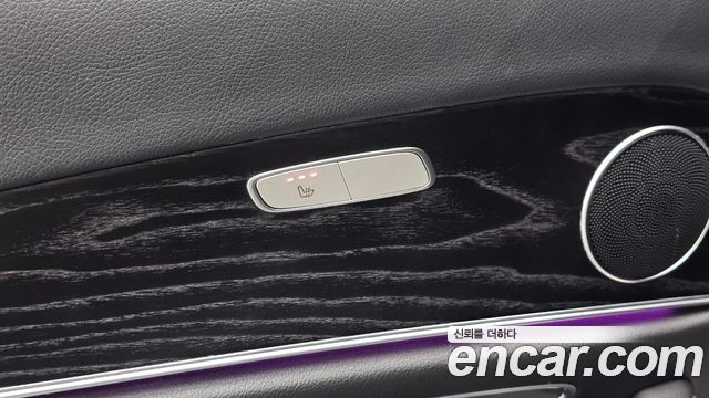 Mercedes-Benz E-Class 2018 — photo 29