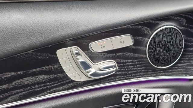 Mercedes-Benz E-Class 2018 — photo 30