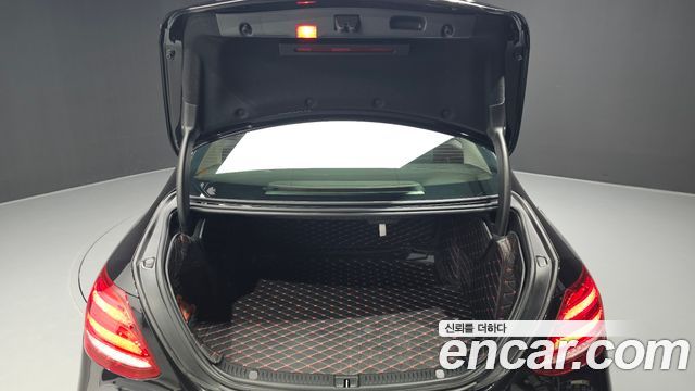 Mercedes-Benz E-Class 2018 — photo 35