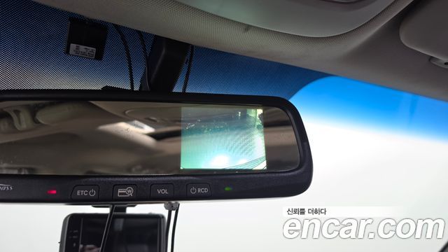Kia Canival 2011 — photo 16